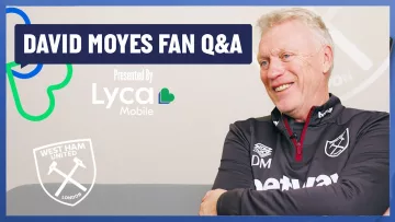 Im Not Sure About The Jellied Eels! 🍽  | Moyes Fan Q&A presented by Lyca Mobile